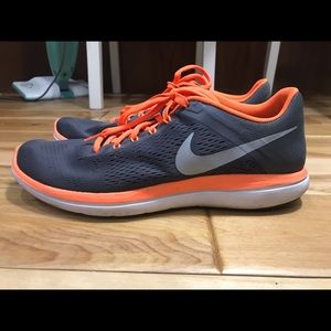Nike Women’s Flex 2016 Run Sneakers Size 10